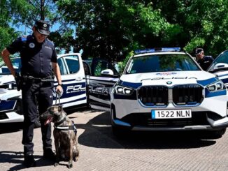 Presentación de cuatro nuevos vehículos de la Policía Local incluyendo furgonetas OMEGA y Canina