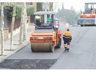 Anuncio de la Junta de Gobierno Local de Pozuelo de Alarcón con proyectos aprobados: reforma de piscinas de verano, asfaltado de 50 calles y aumento de inversión en zonas verdes