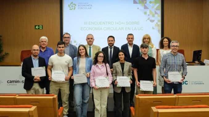 Cantabria impulsa la economía circular con los III Premios MARE Consejero de Universidades de Cantabria durante la entrega de los III Premios MARE de Economía Circular
