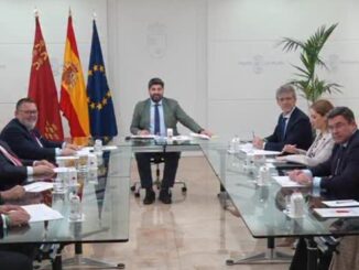 Encuentro entre el presidente de la Región de Murcia Fernando López Miras y el nuevo presidente de la Cámara de Comercio de Cartagena Miguel Ángel Jiménez
