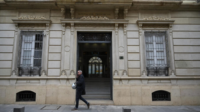 Aplazan la declaración del exvicepresidente de la Diputación en el caso mascarillas de Almería Entrada de la Diputación de Almería. EFE/Carlos Barba