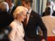 La presidenta de la Comisión Europea, Ursula von der Leyen (C), asiste a la sesión plenaria en la cumbre UE-Balcanes Occidentales en Tivat, Montenegro, el 5 de junio de 2026. La cumbre de un día de alto nivel reúne a líderes de la Unión Europea (UE) y a sus homólogos de los Balcanes Occidentales para debatir medidas concretas de integración y acelerar el camino de la región hacia la membresía en el bloque. EFE/EPA/BORIS PEJOVIC