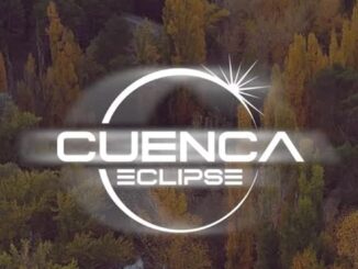 Cartel promocional de la ruta de ecoturismo y astronomía en Las Grajas, Cuenca, con imagen del paisaje natural y referencias a observación de estrellas