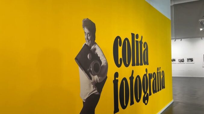Cartel promocional de la exposición 'Colita. Fotografía' en la Sala Amós Salvador de Logroño