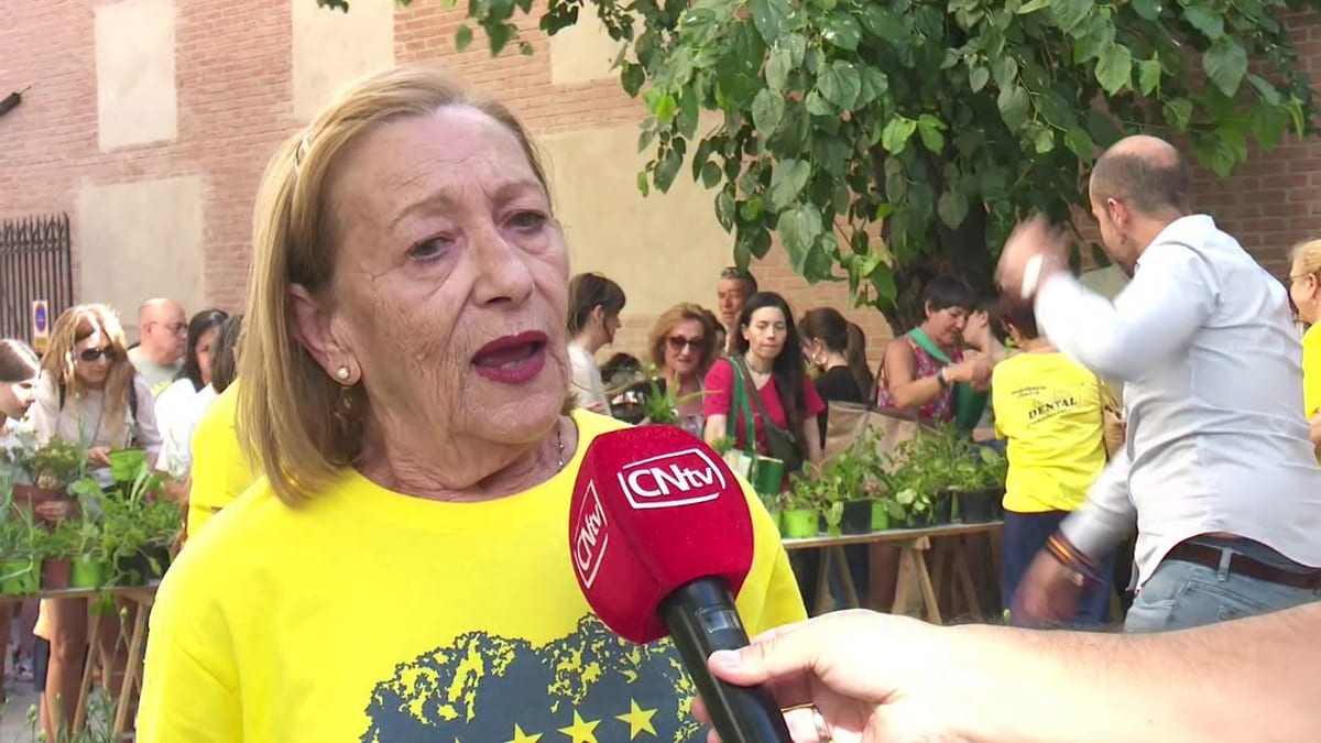 Cientos de vecinos recogen plantas en la iniciativa de ACOM por el Día Mundial del Medio Ambiente en San Sebastián de los Reyes