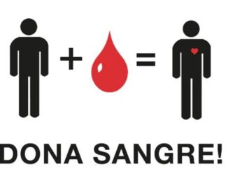 Fachada del Teatro Campoamor iluminada de rojo en conmemoración del Día Mundial del Donante de Sangre