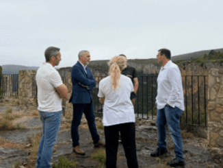 Secretario autonómico de Turismo en visita de seguimiento de proyectos de reconstrucción en Chulilla, La Serranía
