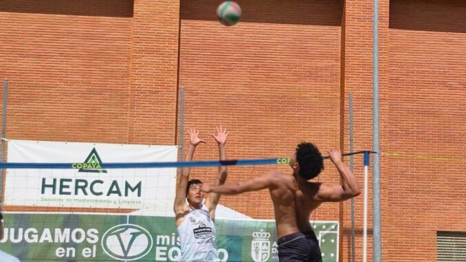 Organiza torneo de voleibol y taller de primeros auxilios en Arganda del Rey Cartel informativo del torneo de voleibol y taller de primeros auxilios en el Polideportivo Virgen del Carmen de Arganda del Rey