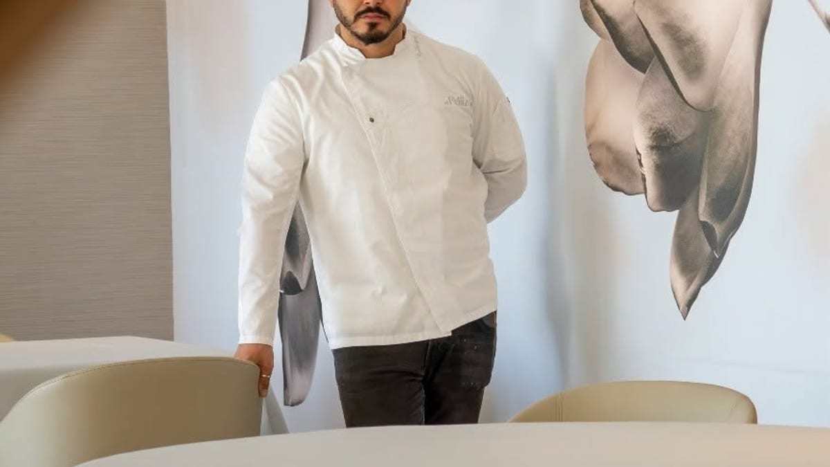 Chef Rigoberto Almeida y equipo de El Pellizco Costa Calma, restaurante de fusión canaria y caribeña en Fuerteventura