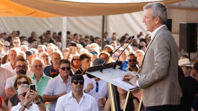 Galicia destaca el enoturismo como motor del desarrollo rural en Verín Acto de inauguración de Father 1943-Paisana en Verín con autoridades de la Xunta de Galicia