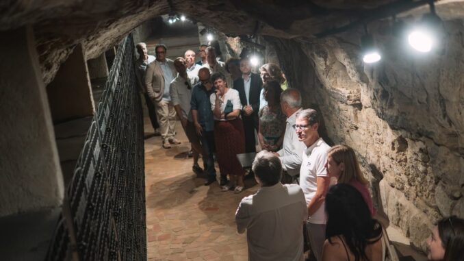 Gonzalo Capellán inaugura las nuevas instalaciones de Bodegas Lecea Gonzalo Capellán en la inauguración de las nuevas instalaciones de Bodegas Lecea en San Asensio