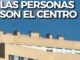 Cartel del Plan Permuta del Ayuntamiento de Alcorcón con el mensaje 'Las personas son el centro'
