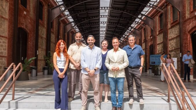 Delegación del Ayuntamiento de Puerto Real en los Depósitos de Tabaco de Cádiz durante la visita al proyecto de recuperación