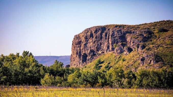 Cartel anunciador de la ruta guiada por el cerro del Telégrafo y el camino del Espartal en Rivas Vaciamadrid