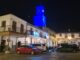 Torre del Reloj de Valdemoro iluminada de azul en la campaña contra el odio