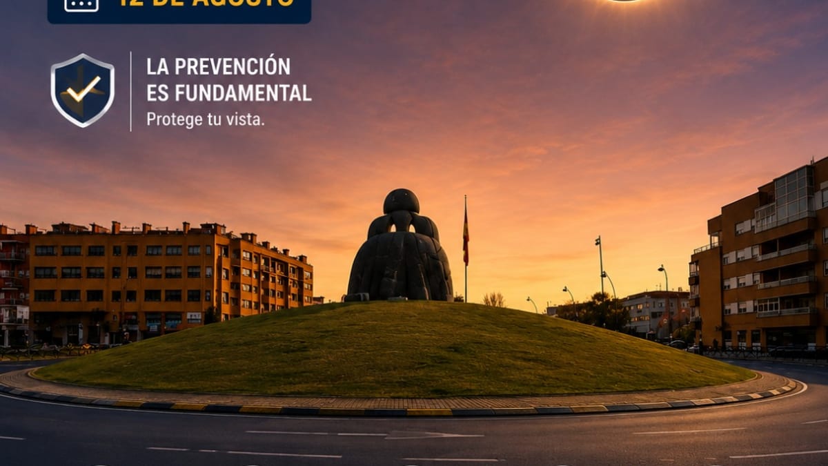 Cartel informativo del Ayuntamiento de Alcobendas sobre recomendaciones de seguridad para observar el eclipse del 12 de agosto, incluyendo instrucciones sobre gafas homologadas ISO 12312-2 y prevención de daños oculares