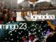 Multitud de personas celebrando Aste Nagusia en las calles de Bilbao durante el primer domingo de fiestas