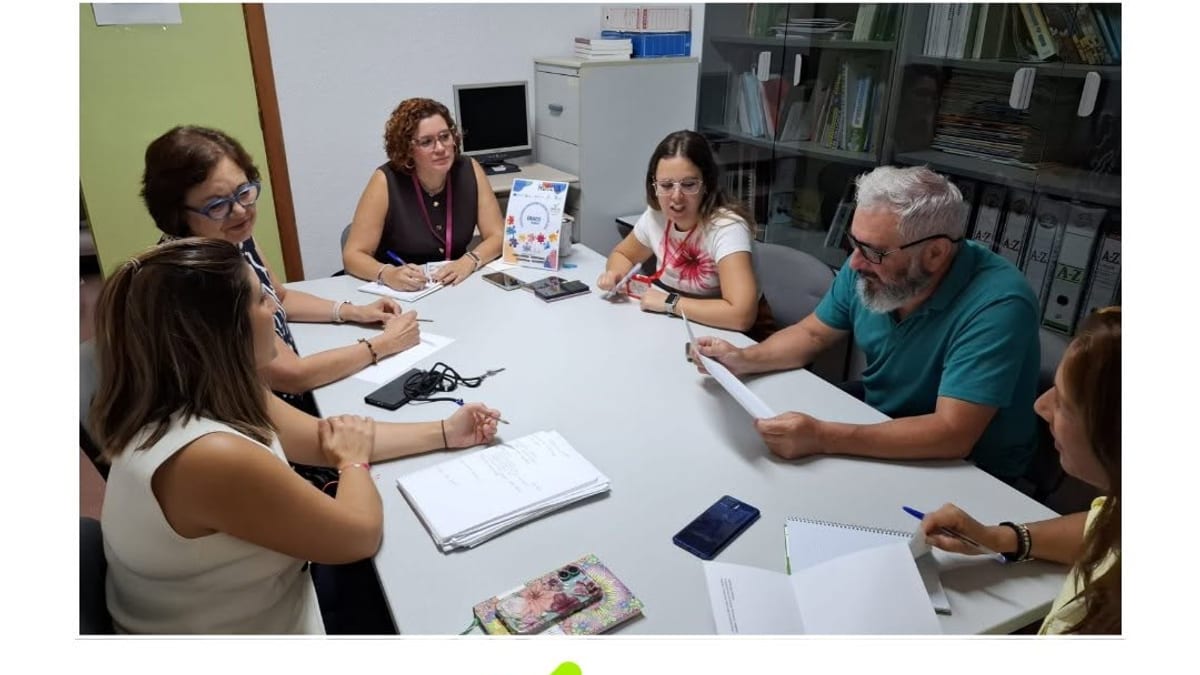 Equipo ERACIS+ del Centro Social Lazareto reforzando coordinación con servicios comunitarios en Huelva