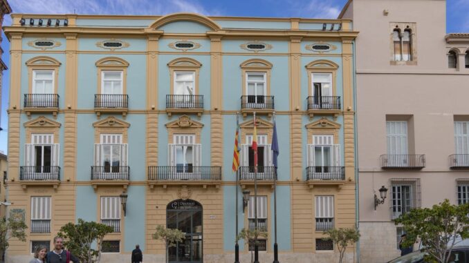 La Generalitat destina 150.000 euros a puntos de vaciado para autocaravanas Punto de vaciado de aguas residuales para autocaravanas en municipio rural valenciano