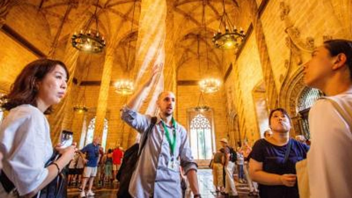 Secretario autonómico de Turismo de la Generalitat Valenciana en acto de colaboración institucional contra intrusismo turístico