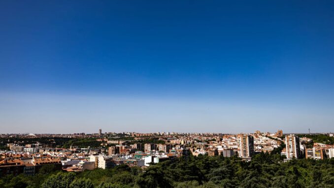 Madrid investiga materiales ignífugos para reducir el riesgo de incendios Visita de la consejera Mercedes Zarzalejo a las instalaciones de IMDEA Materiales en Getafe