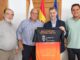 Luis Martínez Abad, consejero de Cultura, Turismo y Deporte del Gobierno de Cantabria, en el acto con el Bathco BM Torrelavega