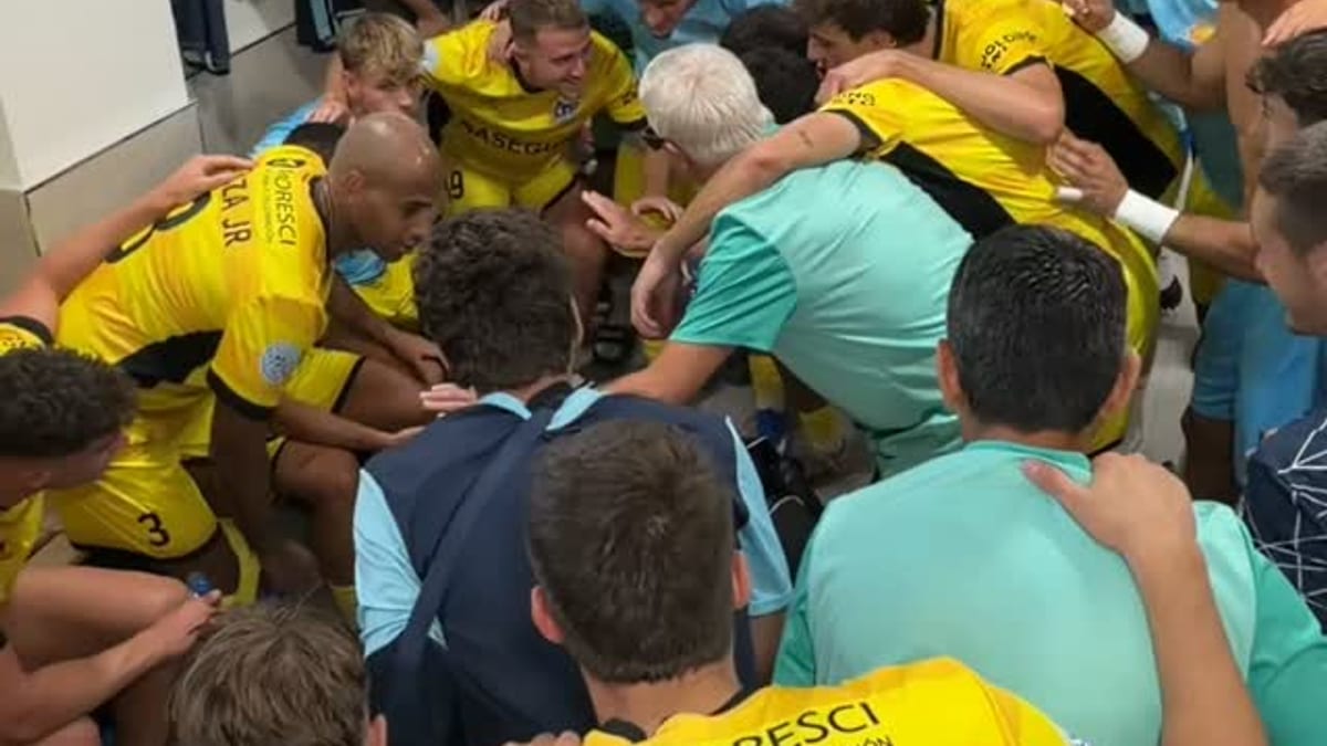 Publicación del Navalcarnero anunciando la reactivación del himno El barquito sigue navegando