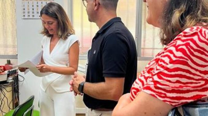 Nuria Martínez inicia visitas a Oficinas de Justicia en la Comunidad Valenciana Consellera Nuria Martínez en una visita a oficina de justicia