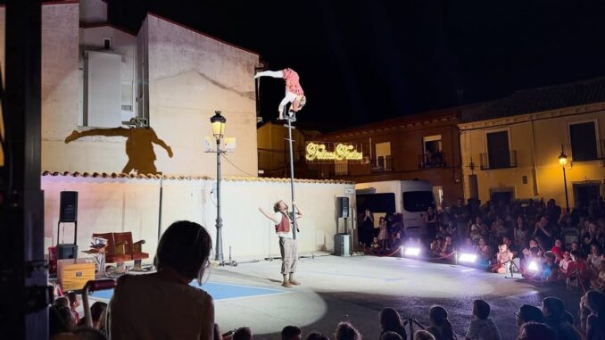 La compañía Orain Bi llena Illescas de magia con el espectáculo «Mute» Espectáculo «Mute» de la compañía Orain Bi en Illescas durante las Fiestas Patronales 2026