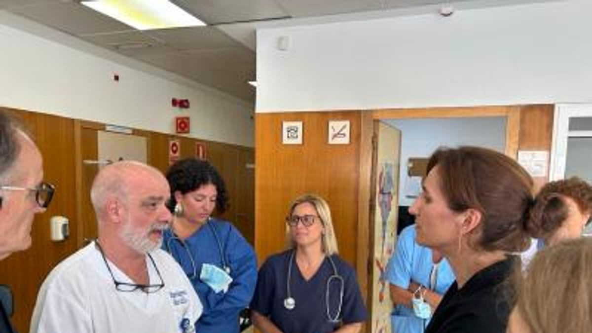 Profesionales sanitarios en el Centro de Salud Otero de Ceuta durante el dispositivo de refuerzo asistencial