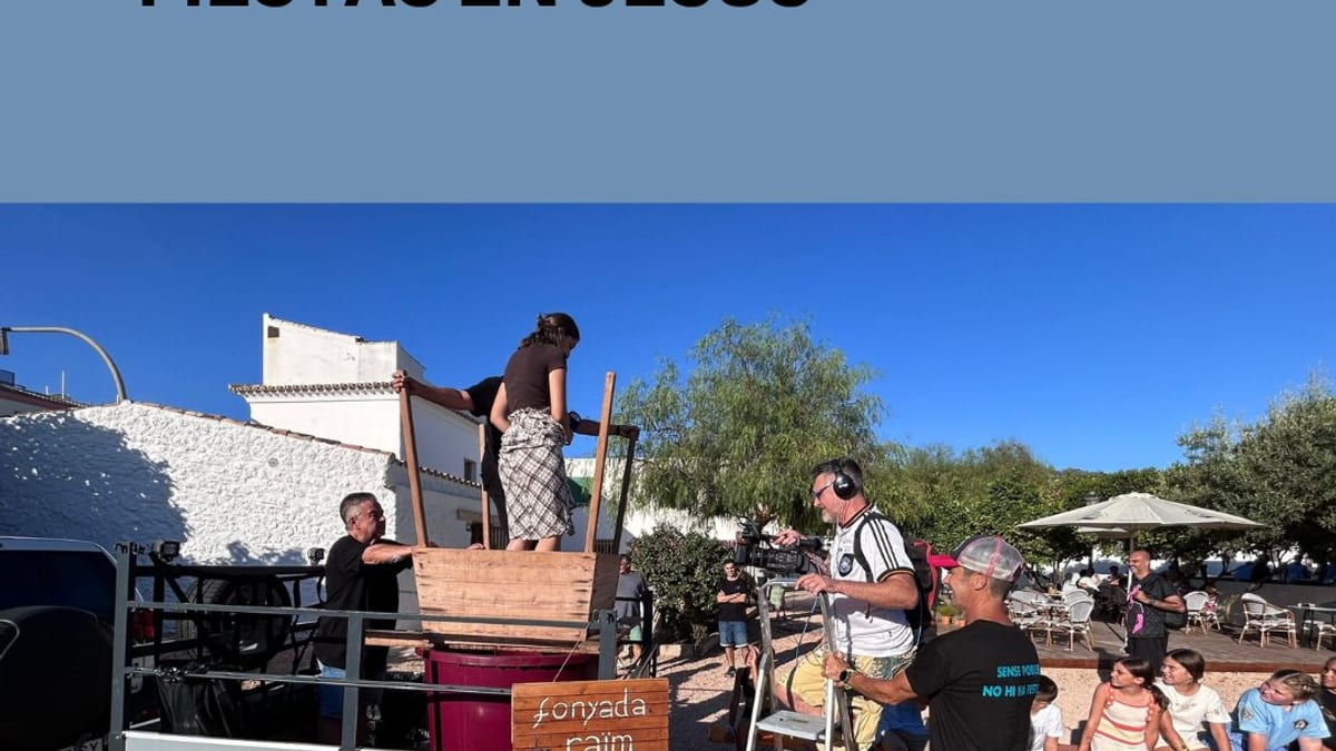 Cartel de las fiestas de Jesús en Santa Eulalia des Riu con el Ajuntament de Santa Eularia des Riu