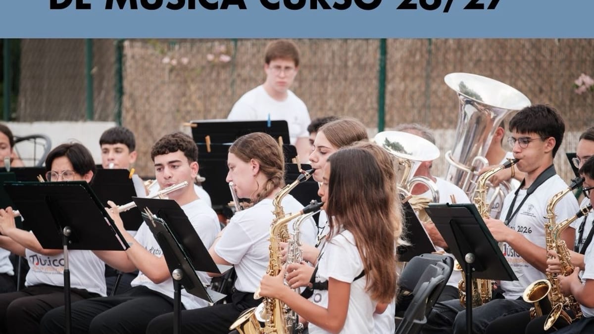 Cartel promocional Escuela Municipal de Música de Santa Eulària curso 2026/27 con información de inscripción