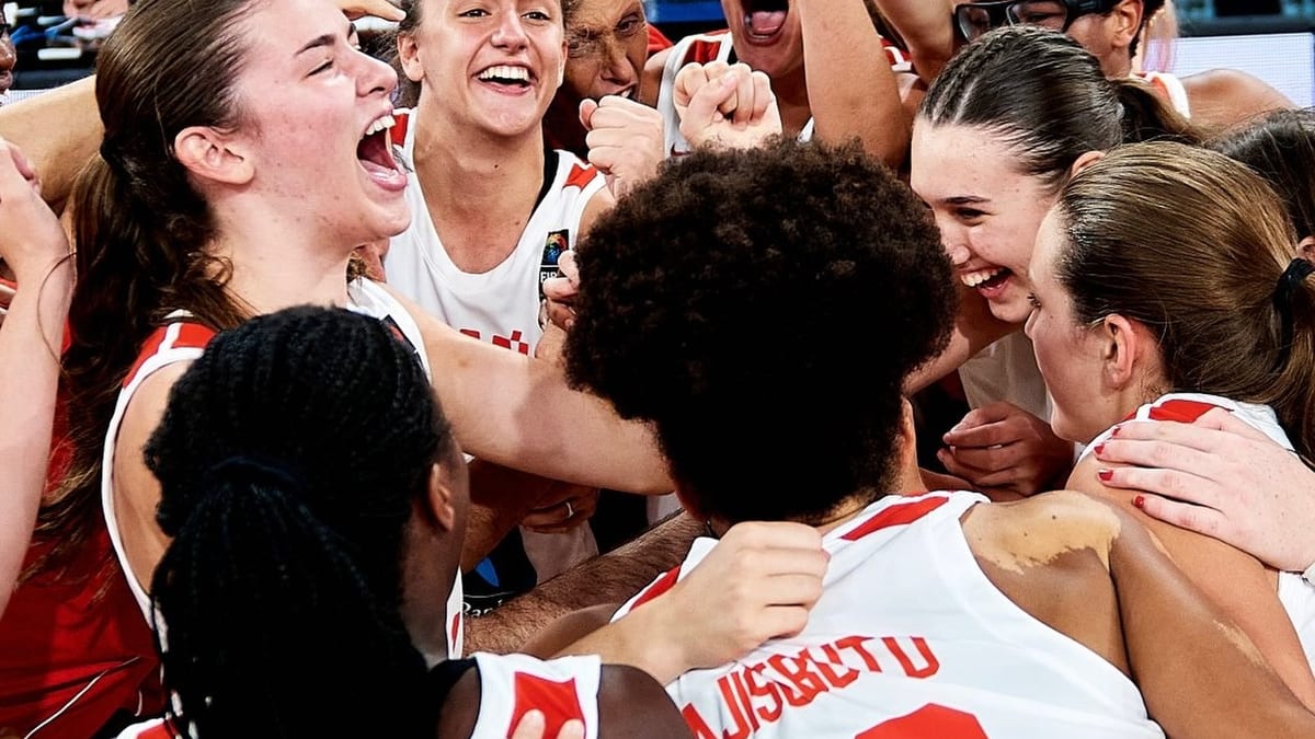 Equipo de la selección femenina sub-16 de baloncesto de España campeonas de Europa 2026