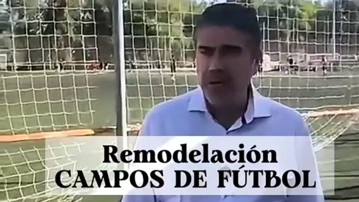 Cartel de remodelación de los campos de fútbol de Valdemoro con imagen de las instalaciones a renovar
