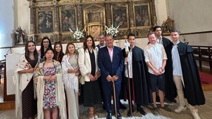 Participantes en las fiestas patronales de Villalonso en honor a la Virgen de los Mozos, con presencia de la Diputación de Zamora