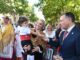 Escena de la Cabalgata de la Feria de Albacete 2026 con participantes en trajes tradicionales