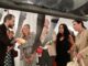 La alcaldesa de Alcobendas y la alcaldesa de Santander recorriendo la exposición de la Colección Kells en el Centro de Arte Alcobendas