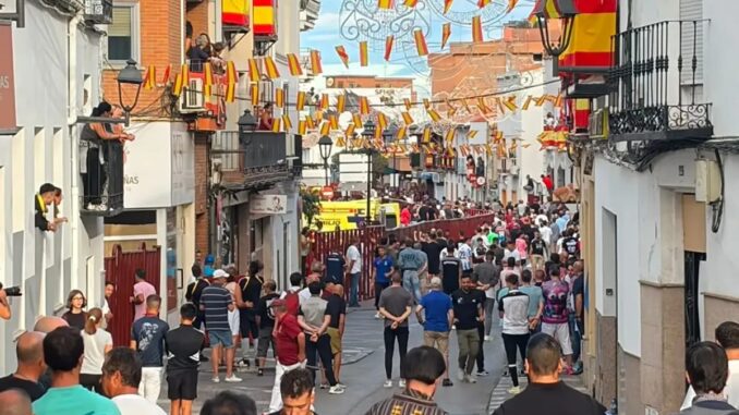 Arganda celebra la cuarta mañana de encierro por la Calle San Juan Momento del encierro por la Calle San Juan en Arganda del Rey durante la cuarta mañana de celebración