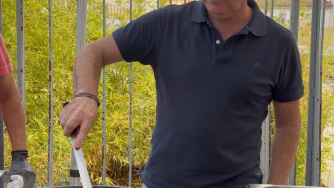 Arganda celebra una jornada de gachas, charanga y toreo para sus mayores Mayores de Arganda del Rey disfrutando de una jornada festiva con gachas y charanga en el Parque de Los Patos