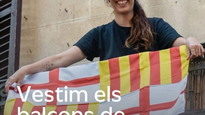 Distribuye banderas para decorar balcones en la Mercè en Barcelona Campaña 'Vestim els balcons de festa' del Ayuntamiento de Barcelona para decorar balcones con banderas durante la Mercè