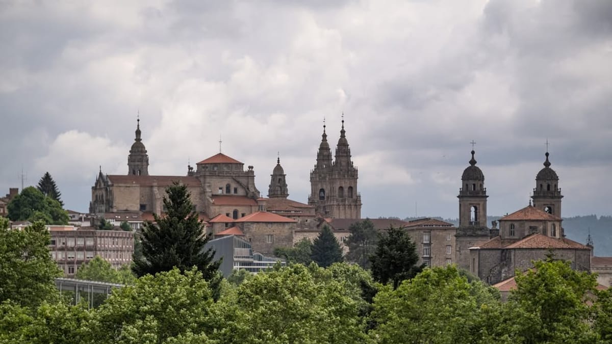 Cartel promocional de la Bienal Estatal de Circo de Santiago de Compostela