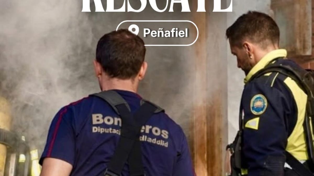 Bomberos de Valladolid realizan prácticas de rastreo y rescate de víctimas en Peñafiel