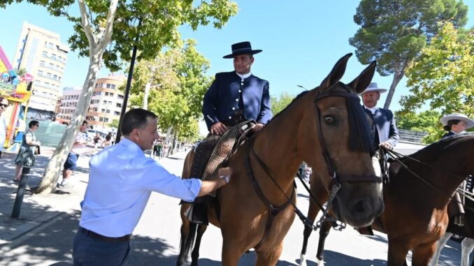 La Cabalgata Ecuestre recorre el centro de Albacete en la Feria Cabalgata Ecuestre recorriendo las calles del centro urbano de Albacete durante la Feria