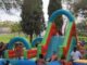 Fiesta de clausura de Cáceres al Fresco con asistentes disfrutando del evento estival en Cáceres