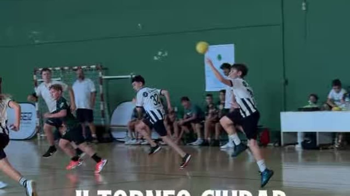Jornada del II Torneo Ciudad de Castellón con partidos de balonmano del Club de Balonmano Castellón