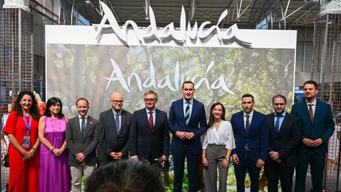 La caza aporta más de 1.700 millones de euros al PIB andaluz La consejera de Sostenibilidad, Fina Martínez, durante su intervención en la Feria Ibercaza en Jaén