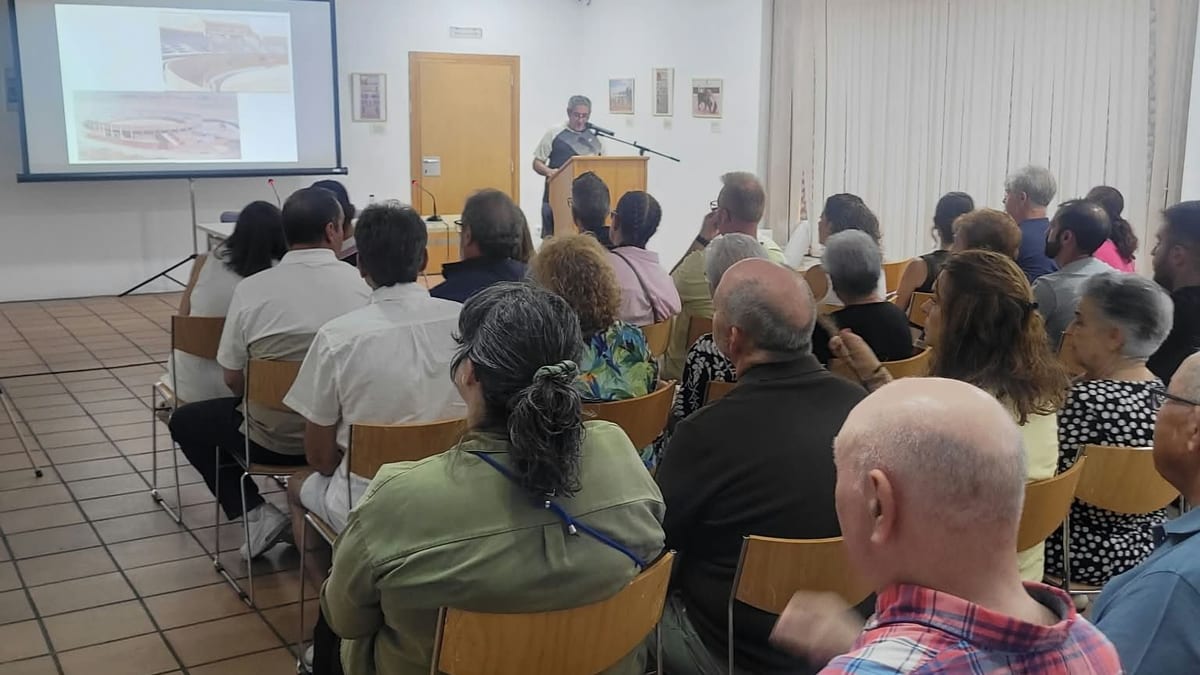 Presentación sobre la historia de la plaza de toros de Ciempozuelos en acto conmemorativo de su 50 aniversario