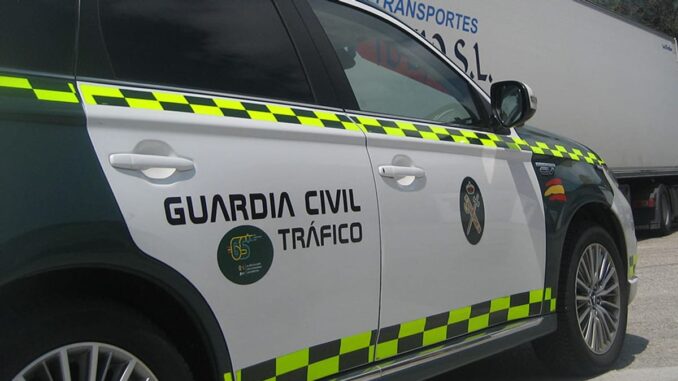 Vehículo de la Guardia Civil en accidente de tráfico