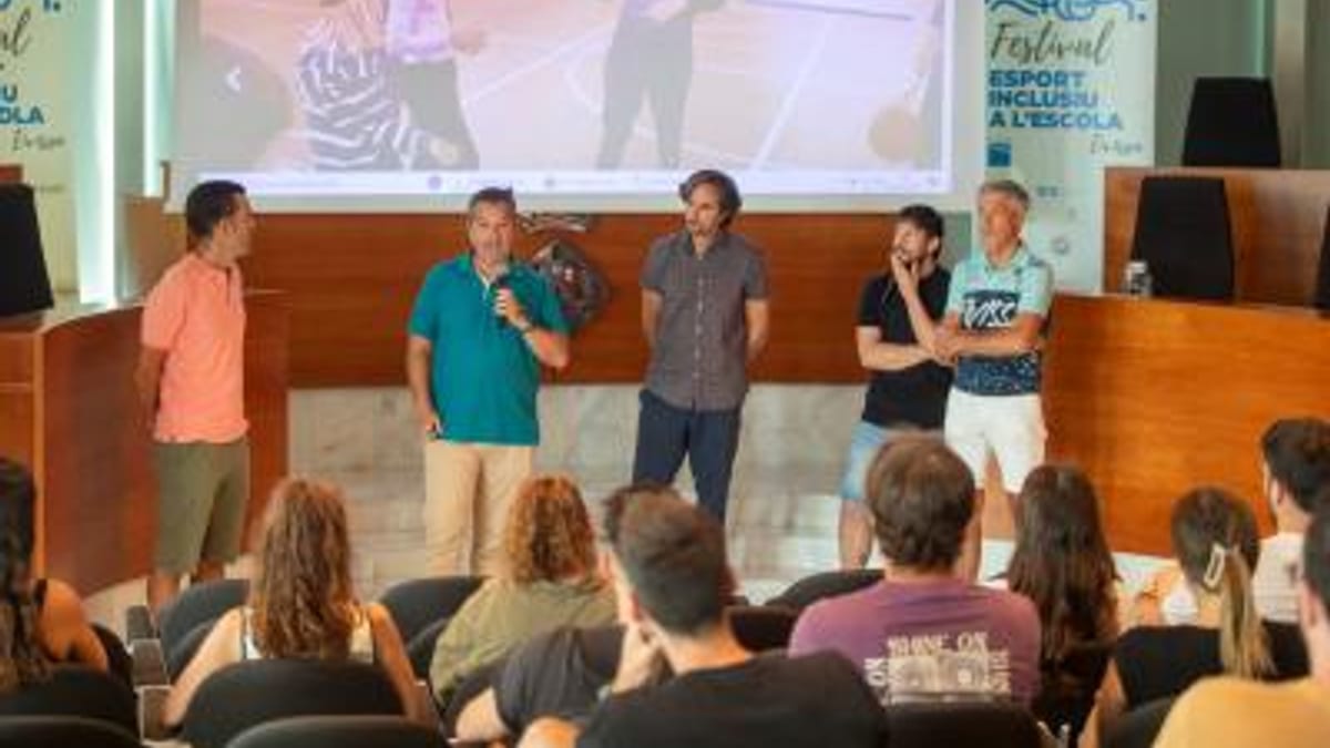 Sesión formativa del Consell d'Eivissa con profesorado de Educación Física para el programa de deporte inclusivo en escuelas