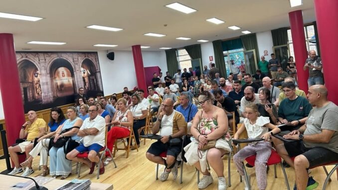 Coordina las fiestas de San Mateo 2026 con Peñas y servicios de seguridad en ... Reunión de coordinación de las fiestas de San Mateo 2026 en el Salón de Actos del Ayuntamiento de Cuenca con representantes de Peñas Mateas y servicios de seguridad